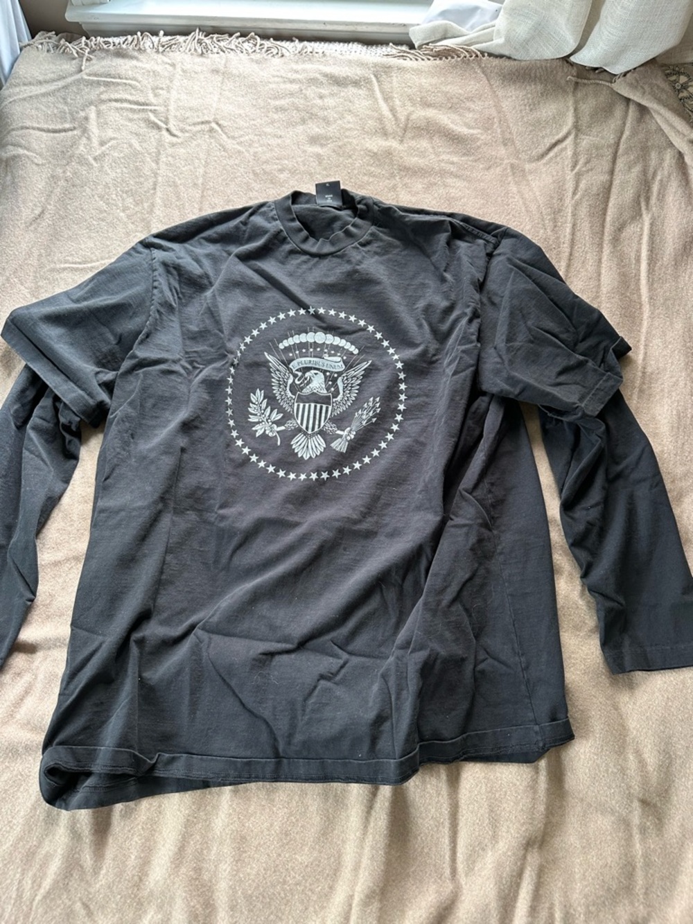 Balenciaga Men's Black and Grey T-shirt